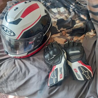 Moto helma a rukavice - 3