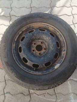 Pneu zimní 195/65 R15 - 3