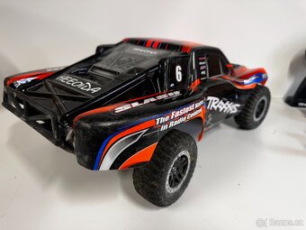 Traxxas Slash BL-2S 2WD + baterie + nabíječ - 3