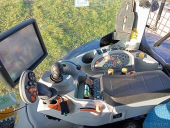 Traktor New Holland T7 270 - 3