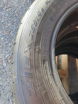 215/65/17 -2ks Falken vzorek 7mm - 3