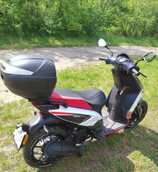 Aprilia sr 125motard - 3