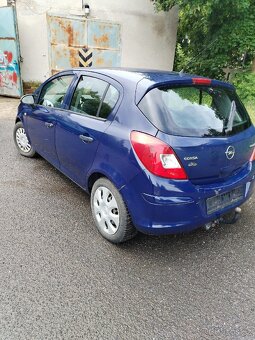 Opel Corsa D 1.0 2009 - 3