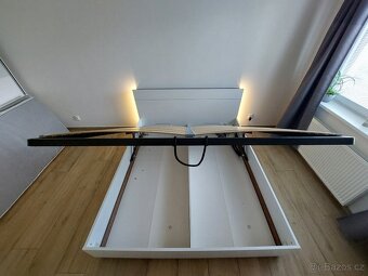 Manželská postel s úložným prostorem - 3
