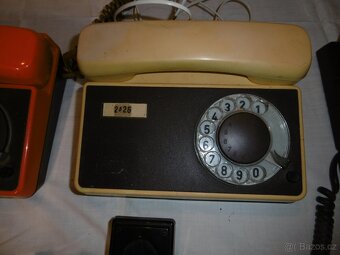 tlačítkový telefon retro více kusů - 3