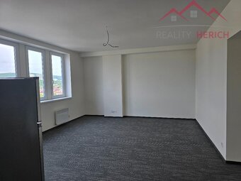 Pronájem bytu 1+kk, rekonstrukce, 35 m2, Žižkovo náměstí - A - 3