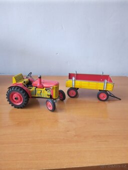 Traktor s vlekem retro - značky Kaden - 3