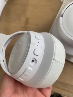 Sluchatka JBL Tune 770NC - 3