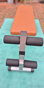 Posilovací lavice, nastavitelná s fixací nohou - 3