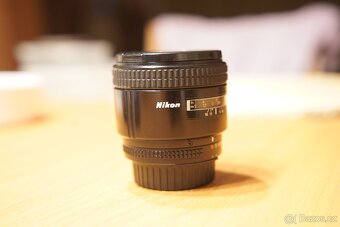 Nikon 85mm f/1.8D F - 3