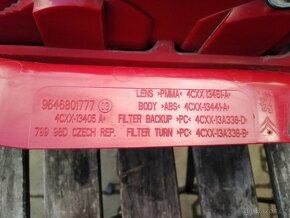 Levé zadní světlo na Citroen C4 Coupe - 3