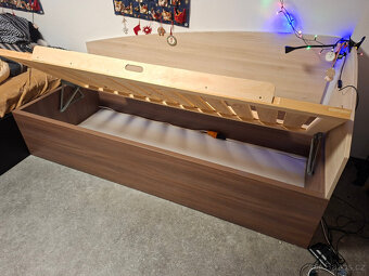 Prodám postel 200 x 80 - 3