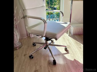 Kancelářské křeslo. - 3
