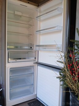 Velká lednice s mrazákem - 3