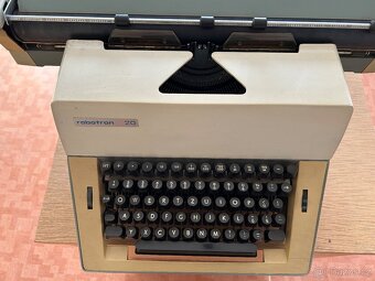 Psací stroj Robotron - 3