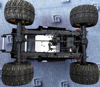 1:8 Mad Force kchára na vysílačku - 3
