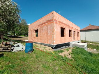 Prodej rodinného domu 195 m2, pozemek 945 m2 - 3