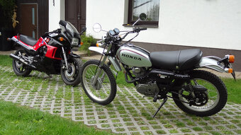 Kawasaki GPZ 900 Top Gun - 3