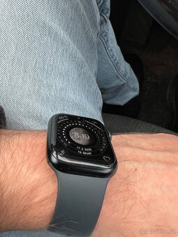 Apple Watch 8 45 mm GPS - 3