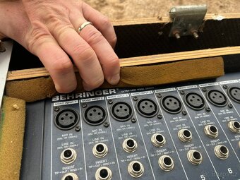 BEHRINGER EURODESK MX 3282A – 32 kanálů - 3