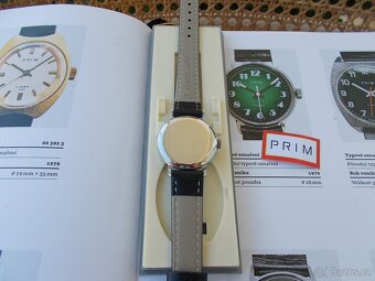 krasne zajimave chlapecke hodinky prim rok 1979 funkcni - 3