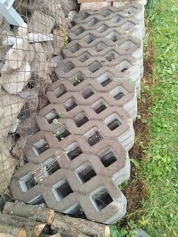 Betonová zatravňovací dlažba - 3