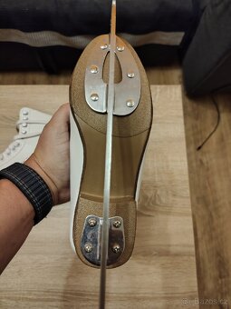 Zimní dívčí / damské brusle Crowned - 3