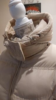 Zimní prošívaná bunda s kapucí - 3