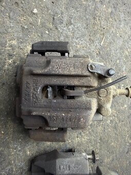 Bmw e90 e91 brzdice 330d - 3