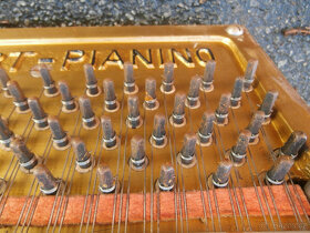 Klavír piano starožitné - náhradní díly za 2.000 kč - 3