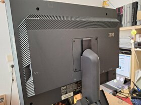 Monitor IBM ThinkVision L200p - 3