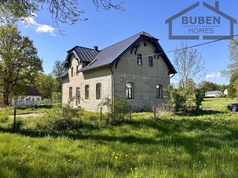 Dvougenerační RD (2 x 4+kk) užitná plocha  280 m2 , zahrada  - 3