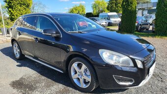 VOLVO V60 2012 T6 224 kW AWD 4x4 R-DESIGN,NAVI,PARK.KAMERA - 3