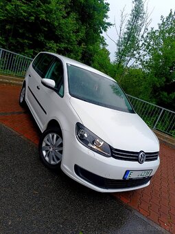 VW Touran 1.6Tdi 66kw 10/2013, servis Porsche - 3