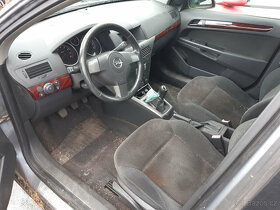 Opel Astra H 1,6 16V 85kW 2008 - jen 28000km - díly - 3