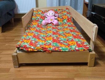 Dětská pěkná malá dřevěná postýlka-lehátko.+matrace - 3
