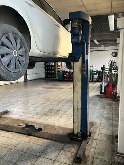 Dvousloupový zvedák Ravaglioli - 3