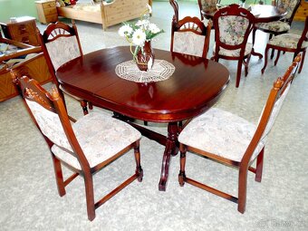 rozkládací stůl + 4 ks látkově polstrovaných židlí - 3