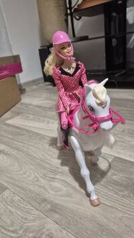 Barbie a chodící kůň - 3