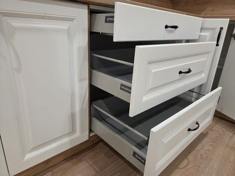 Nová kuchyně STELLA 250 x 205cm - 3