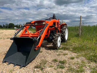 Prodám Kubota L1500 4x4 s originálním nakladačem - 3