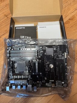 Gigabyte GA-970A-DS3P AMD 970 + SB950 Chipset - 3