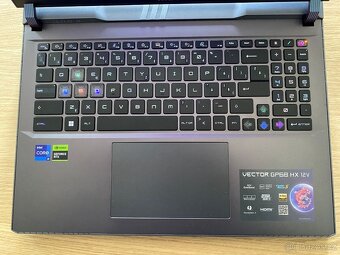 Prodám herní notebook MSI Vector GP68HX s RTX4080 - 3