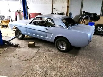Prodám Ford mustang 1966 3.3L, 3st aut. ve stádiu renovace - 3