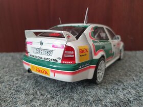 Škoda Octavia wrc 1:18 rally Auriol Ottomobile tovarni - 3