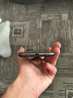 Prodám iPhone 11 256GB - Černý - 3