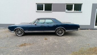Oldsmobile delta 88 - 3