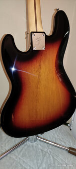 Fender Jazz Bas - 3