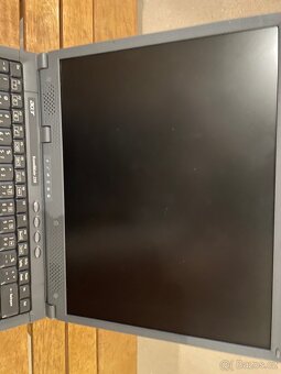 Starý počítač ACER - 3