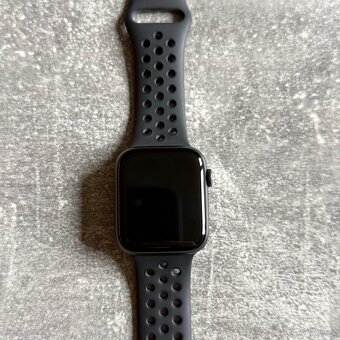 Apple Watch SERIES 6 44 mm Space Gray Aluminium Case - 3